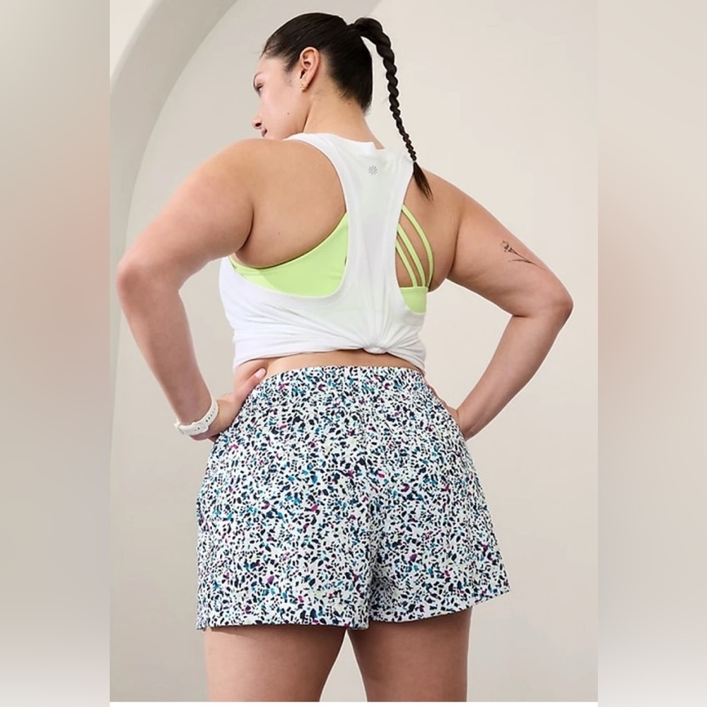 Athleta High-rise Weekender Short size small